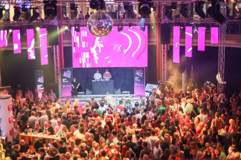 PlusCity_90s_Party_Mai_2025_28