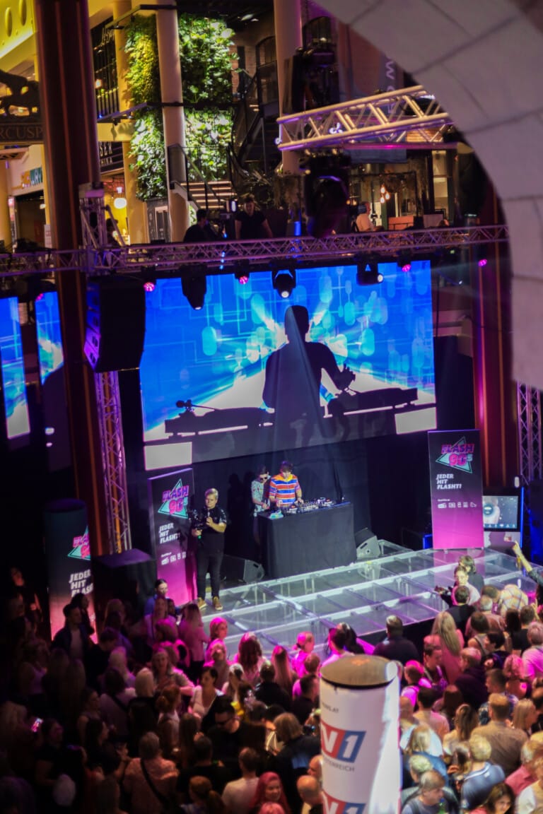 PlusCity_90s_Party_Mai_2025_39