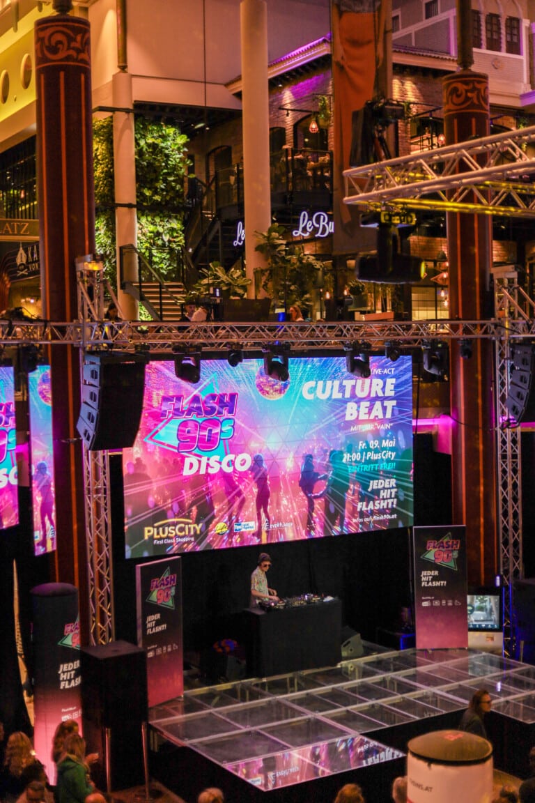 PlusCity_90s_Party_Mai_2025_84