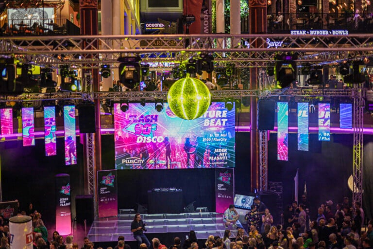 PlusCity_90s_Party_Mai_2025_86