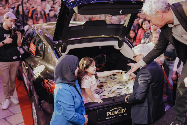 25_12_Autoverlosung-25