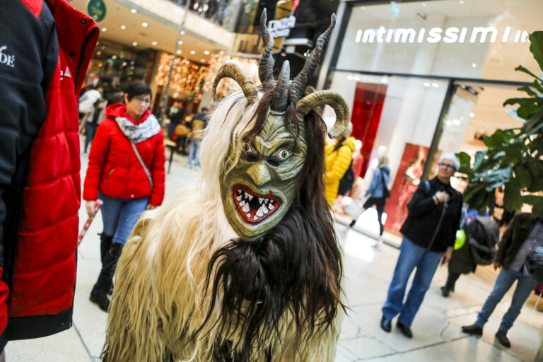 perchtenlauf_lentia-016