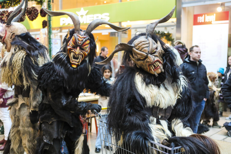 perchtenlauf_lentia-045