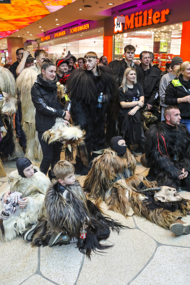 perchtenlauf_lentia-152